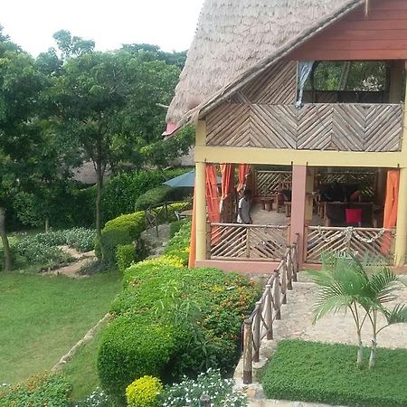 ホテルLakeside Escape - Uganda Mpenja エクステリア 写真